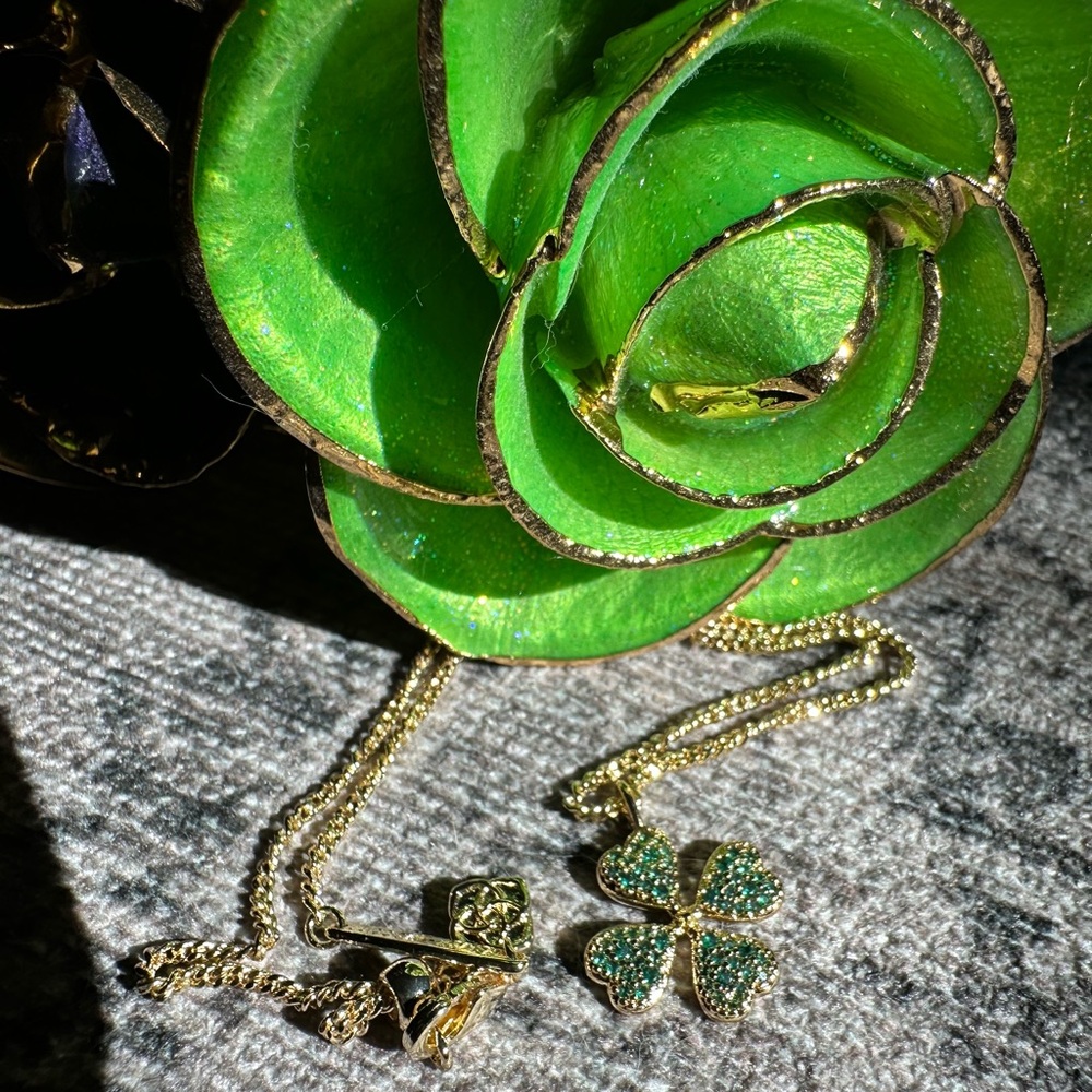 Kendra Scott Clover Necklace New !